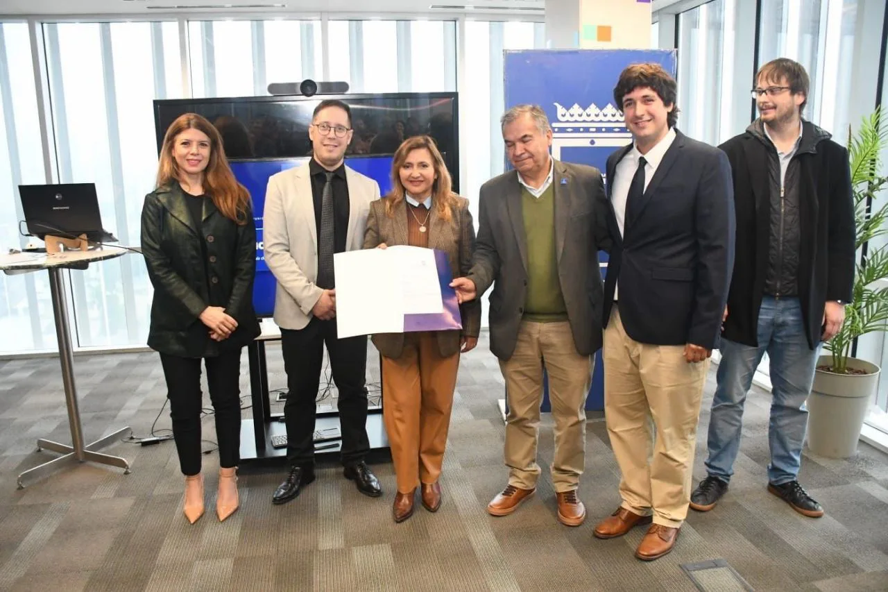 La intendente Norma Fuentes lanzó un programa de capacitación en <b>Inteligencia Artificial</b> ... thumbnail